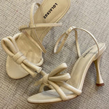Lolacruz low sandal in white leather with straps