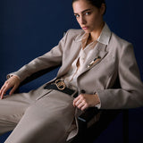 Blazer com Fivelas nas Costas Bege | LIUJO