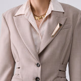 Blazer com Fivelas nas Costas Bege | LIUJO