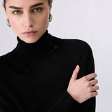 Camisola Preta de Gola Alta em Lã com Pulseira | LIU JO