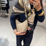 Camisola em Lã Merino Azul Marinho com Decote em V | ottod'ame