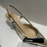 Sapato de salto Love Moschino com laço