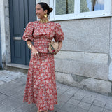 Conjunto Terracota Floral com Blusa de Mangas Volumosas e Saia Midi | VIOLETA