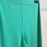 Calça elástica flare
