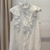Blusa com Bordados e Folhos em Branco