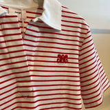 T-shirt com gola clássica