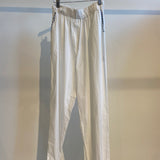 Calça com bordado