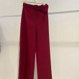 Calça pantalona com cinto