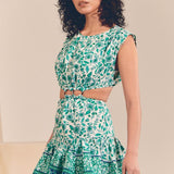 Vestido curto com costas abertas