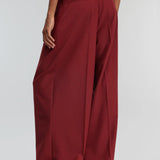 Calça em Lã Bordeaux com Pinças Frontais Vivienne | SEMICOUTURE