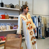 Vestido Ottod'ame bege com bordado colorido