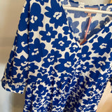Vestido midi padrão floral em azul