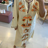 Vestido Ottod'ame bege com bordado colorido