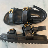 Lolacruz low sandal in black leather with straps