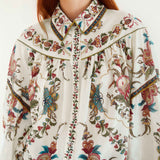 Blusa com padrão Farm Rio