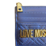 Porta-cartões Love Moschino em azul com logotipo à frente