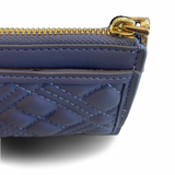 Porta-cartões Love Moschino em azul com logotipo à frente