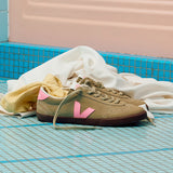 Ténis Veja Volley Suede Bege com Logo em Rosa | Veja